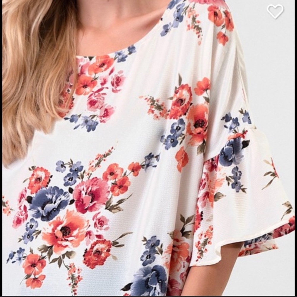 🆕 Ivory Floral Top🌸 - Picture 6 of 12